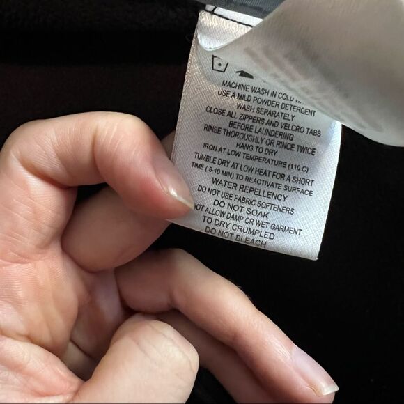 Lolë patterned black jacket‎ - Picture 7 of 16